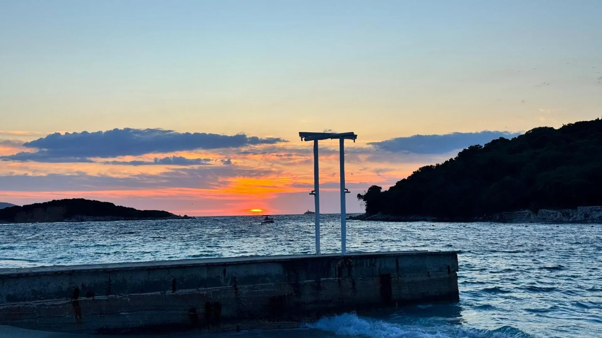 Amelia Apartments Ksamil