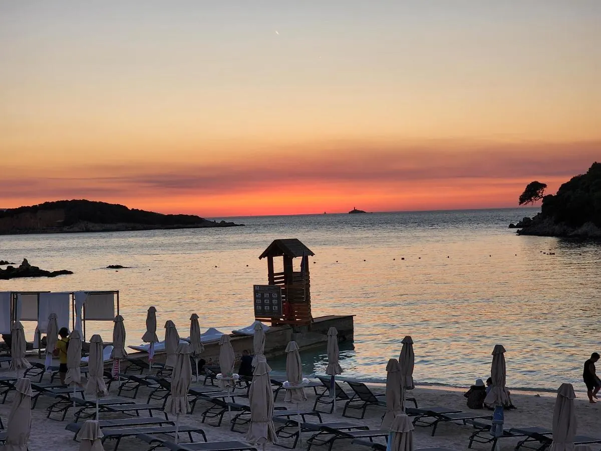 Amelia Apartments Ksamil