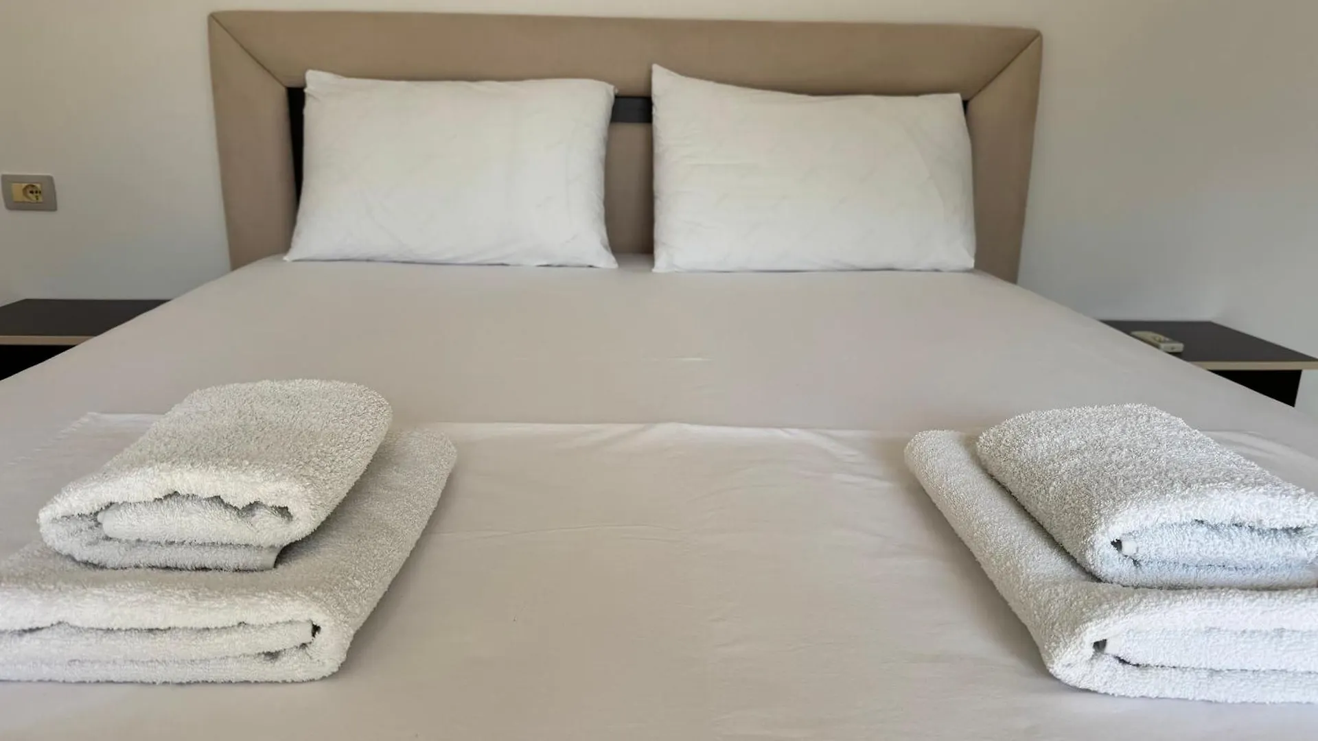 Amelia Apartments Ksamil